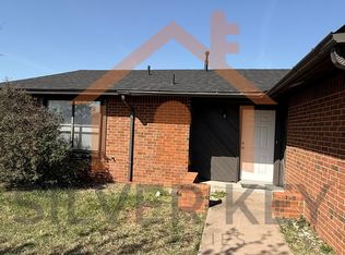 933 SW 60th St, Lawton, OK 73505