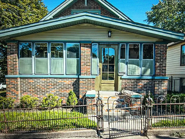 1124 Arbor St — Photo 2
