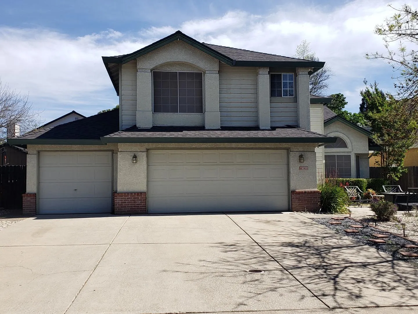 5621 Adobe Rd photo 1