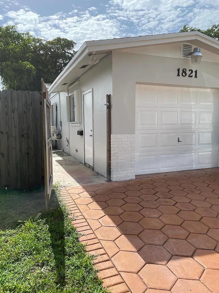 1 bed, 400 sqft, $1,550 — Photo 2