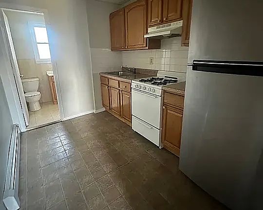 5th image of 15 Sherman Ave #6A
