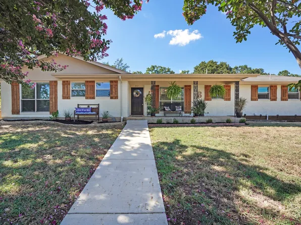 812 N Stewart St, Azle, TX 76020