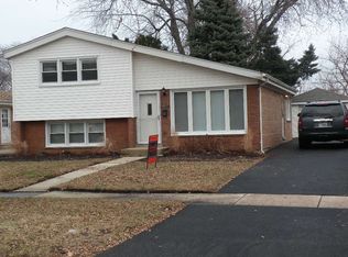 10217 S Washington Ave, Oak Lawn, IL 60453