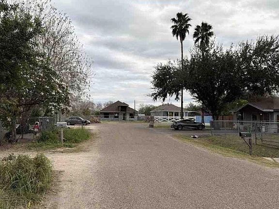 3rd image of 5701 Beaumont Ave