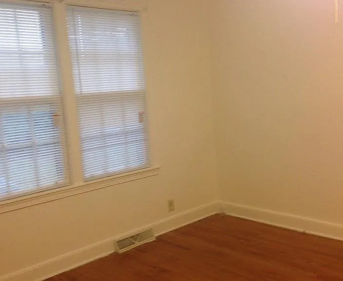 1022 Shull St — Photo 3