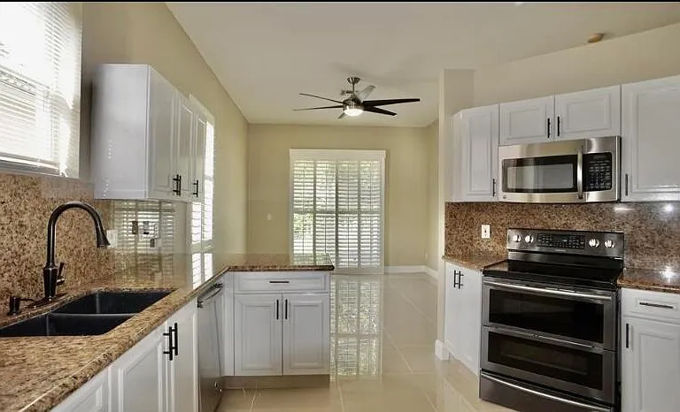 145 Prestige Dr — Photo 3