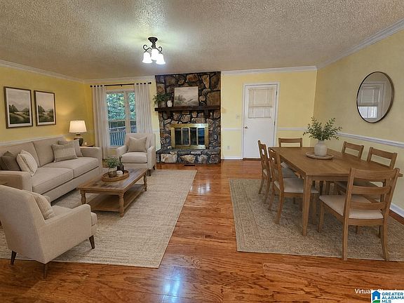 2nd image of 2448 Tracy Ln