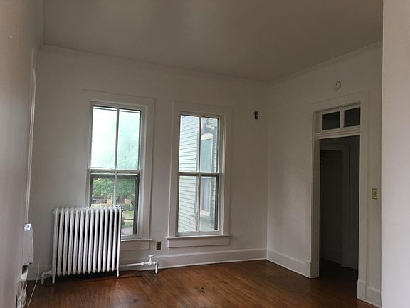 3rd image of 525 Park St APT 3