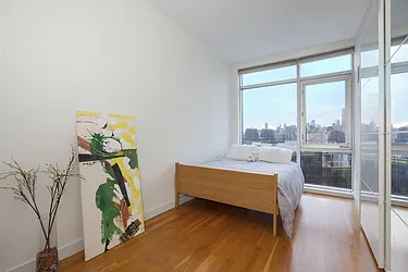 Rented by Space Marketing Shop