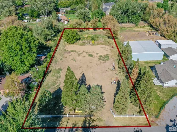 22887 Carriage Dr, Reno, NV 89521