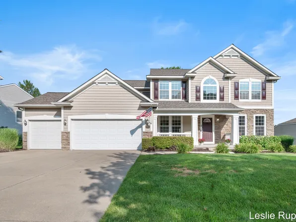 2643 Arbor Chase Dr NE, Grand Rapids, MI 49525