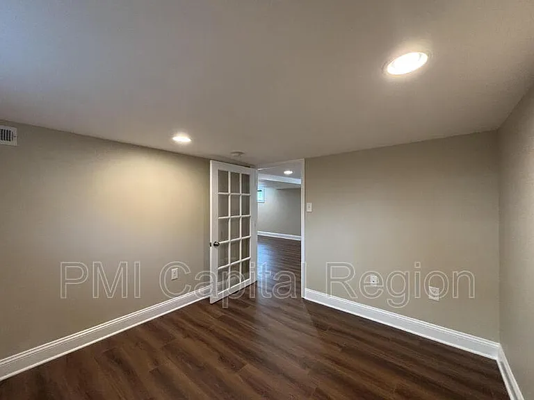 3903 Hampden St — Photo 28