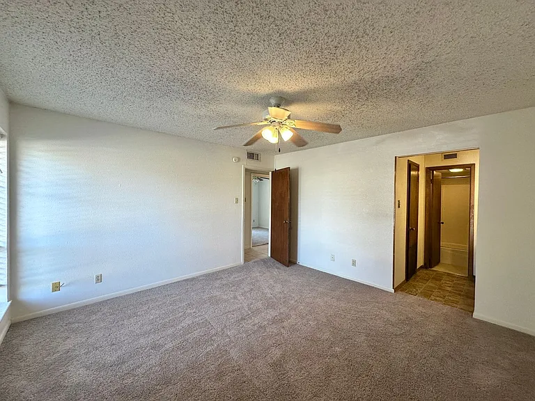 216 W Cardinal Ln — Photo 30