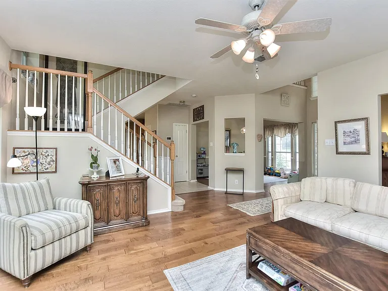 1609 Colton Way SW — Photo 7