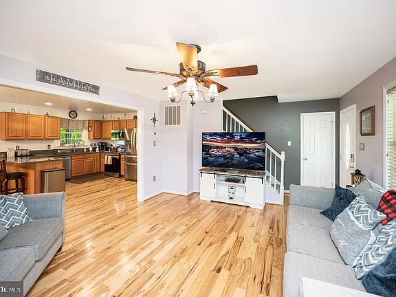 5th image of 78 Forest Ln