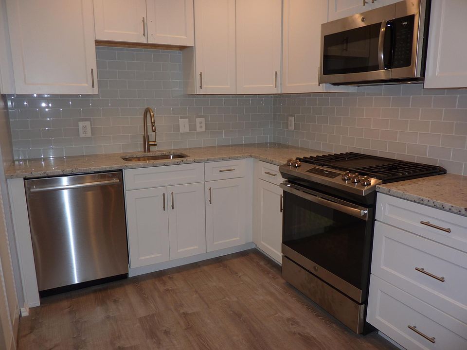Stunning new kitchen with stainless and granite