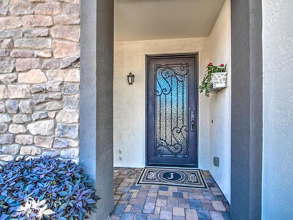 5th image of 150 E Horseshoe Dr
