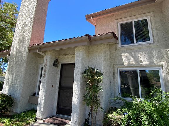 2nd image of 1043 Windmill Ln