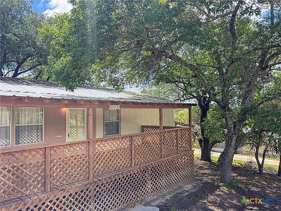 2nd image of 1092 Willow Dr