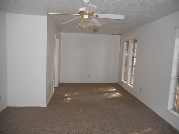 3rd image of 10915 Sageberry Dr