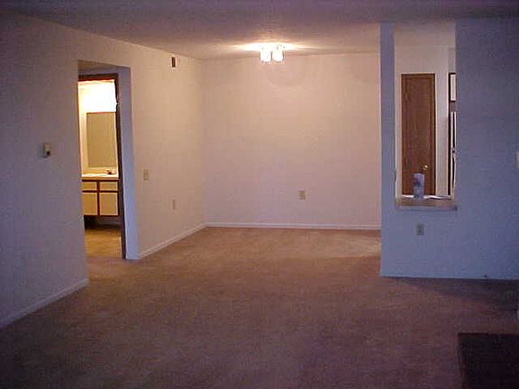 5th image of 2017 County Cork Dr APT 1