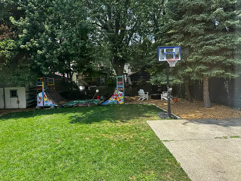 106 Franklin St — Photo 30