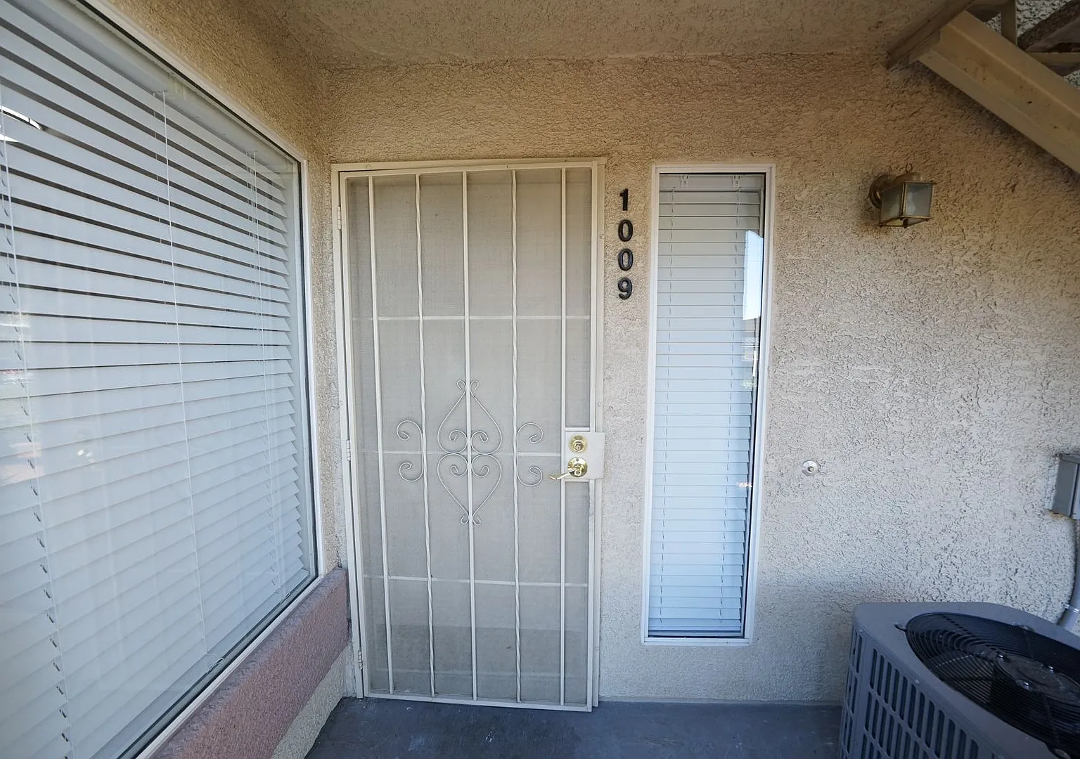 Showings Available Now — Photo 3