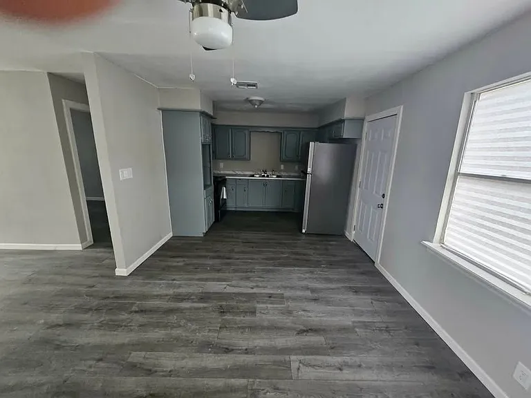 2819 SW 42nd St — Photo 9