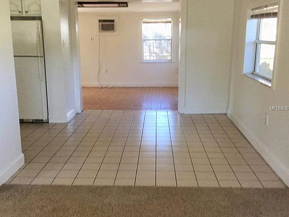 4th image of 227 Lewis Blvd SE