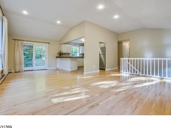 2nd image of 67 River Rd
