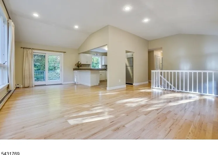 67 River Rd — Photo 2