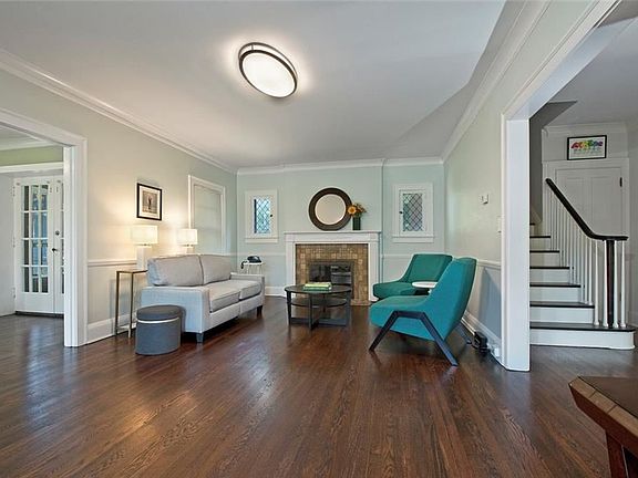 3rd image of 3319 Fairmount Blvd
