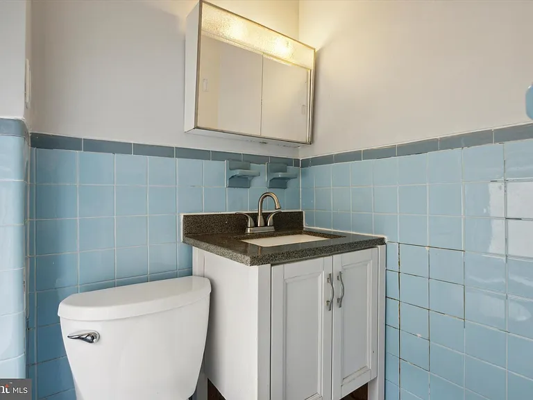 192 Dupont St #2 — Photo 14