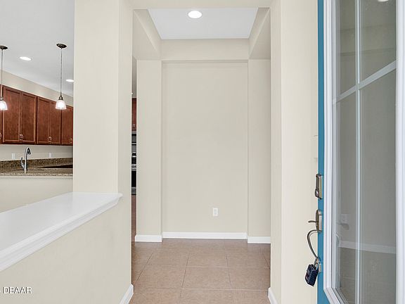 4th image of 306 Coral Reef Way