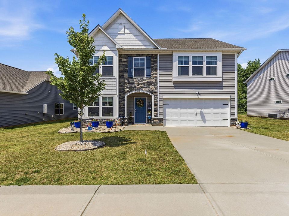 1st image of 211 Pilcher Dr