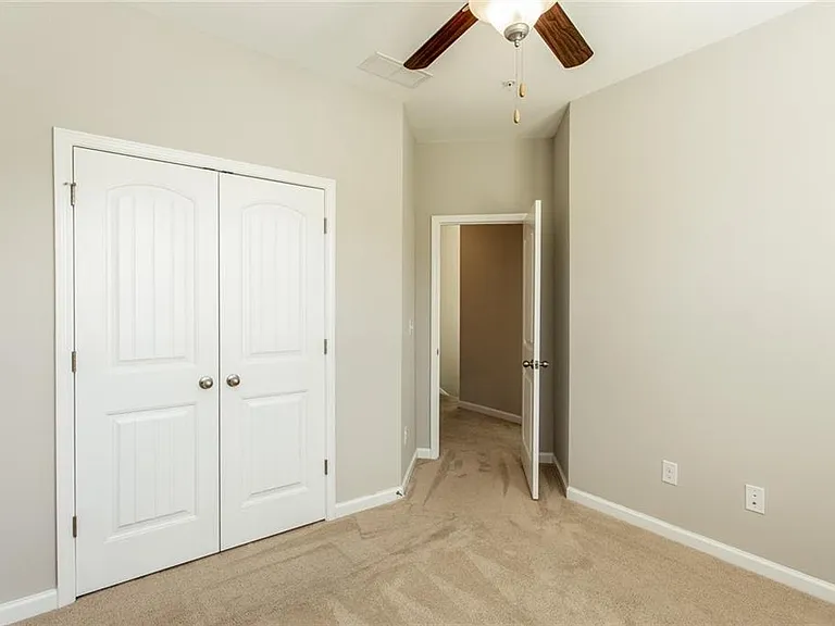 335 Beacons Pl — Photo 30