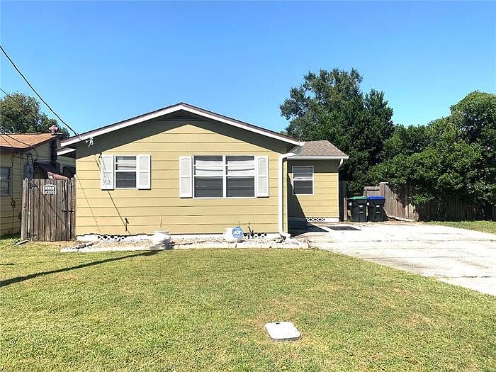 1st image of 831 Naples Dr