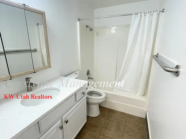 Washington Terrace 8-Plex — Photo 18