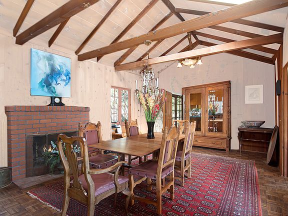 Dining room ( photo shopped)