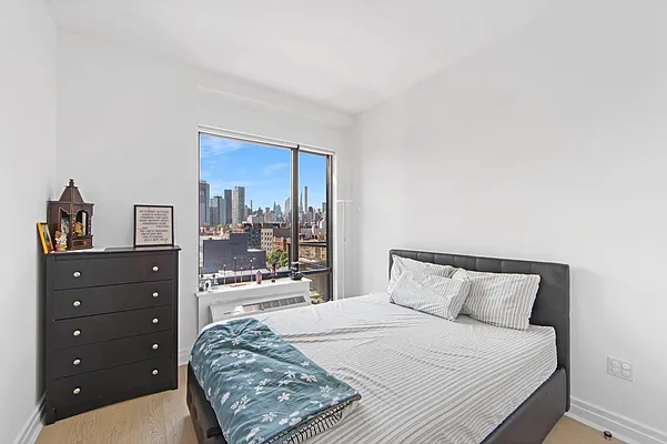 Sold by Charney Real Estate LLC | media 6