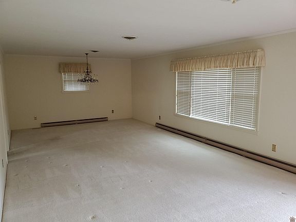 2nd image of 615 Holly Dr