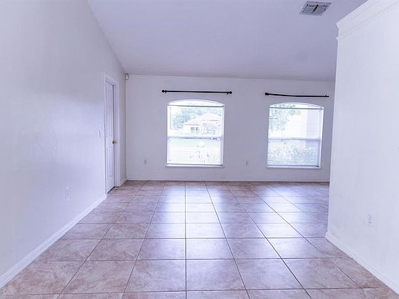 5th image of 2470 Augusta Way
