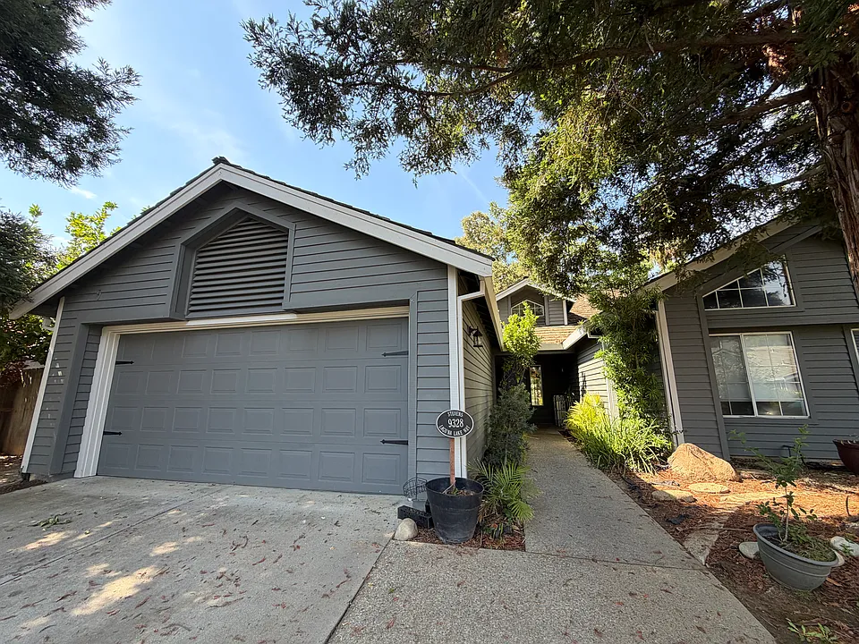 9328 Laguna Lake Way
