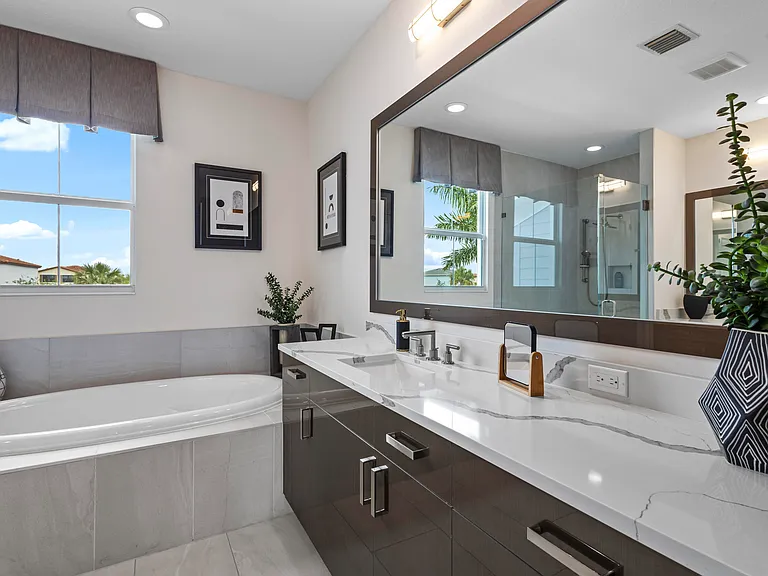 16171 Oakview Dr — Photo 27