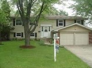 1285 Hassell Ct, Hoffman Estates, IL 60169