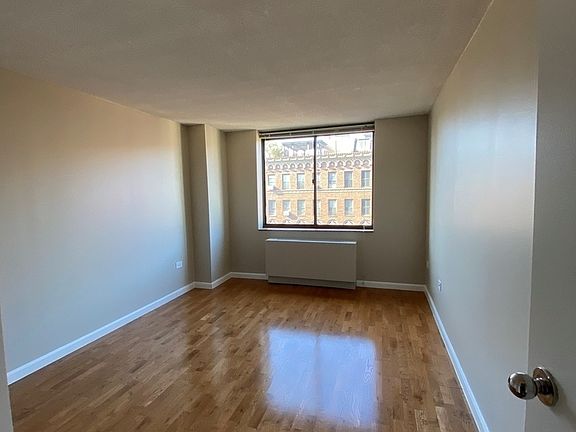 5th image of 189 W 89th St APT 17J