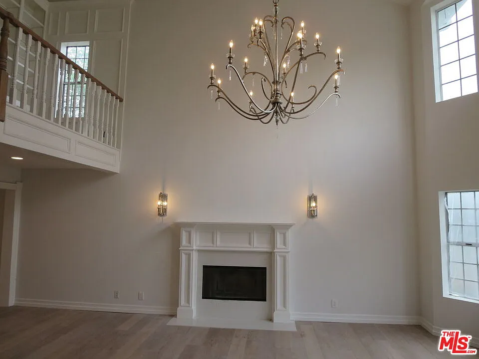 5 bed, 3.0 bath, 2778 sqft, $8,500 — Photo 2