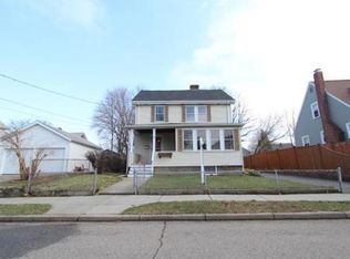 10 Melbourne Ave, Newton, MA 02460