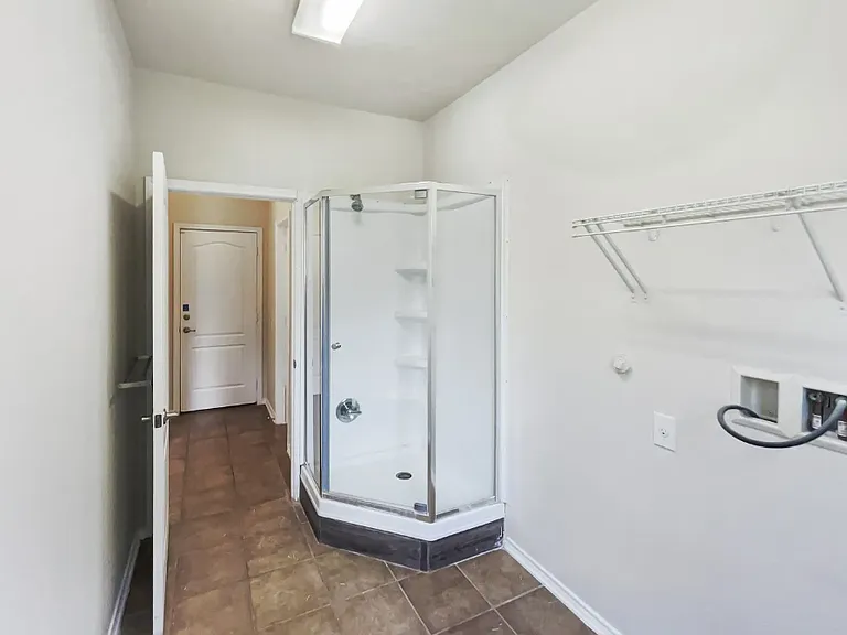 10410 Elizabeth Ct — Photo 17