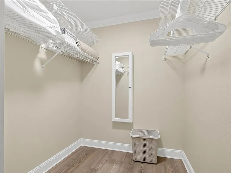 3520 Clifden Dr — Photo 15